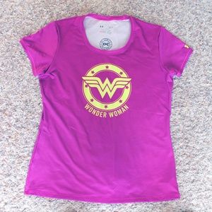 UNDER ARMOUR - Wonder Woman Top - Size L